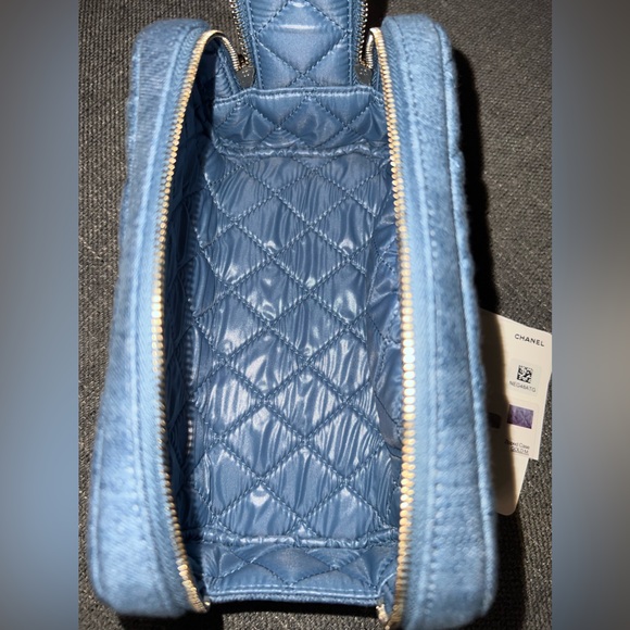 CHANEL CC denim Double Zip Vanity Case - Picture 13 of 14